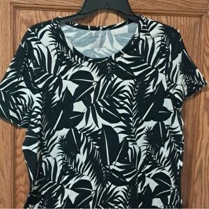 Black and White Leaf Print Short Sleeve Tee